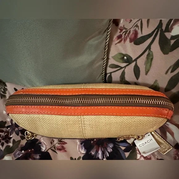 COACH Raffia & Leather Handbag - Picture 5 of 6